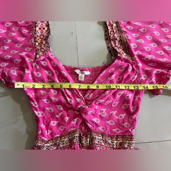 Francesca’s Mi Ami Bri Floral pink  Romper bell sleeve short jumpsuit summer S - Picture 14 of 16